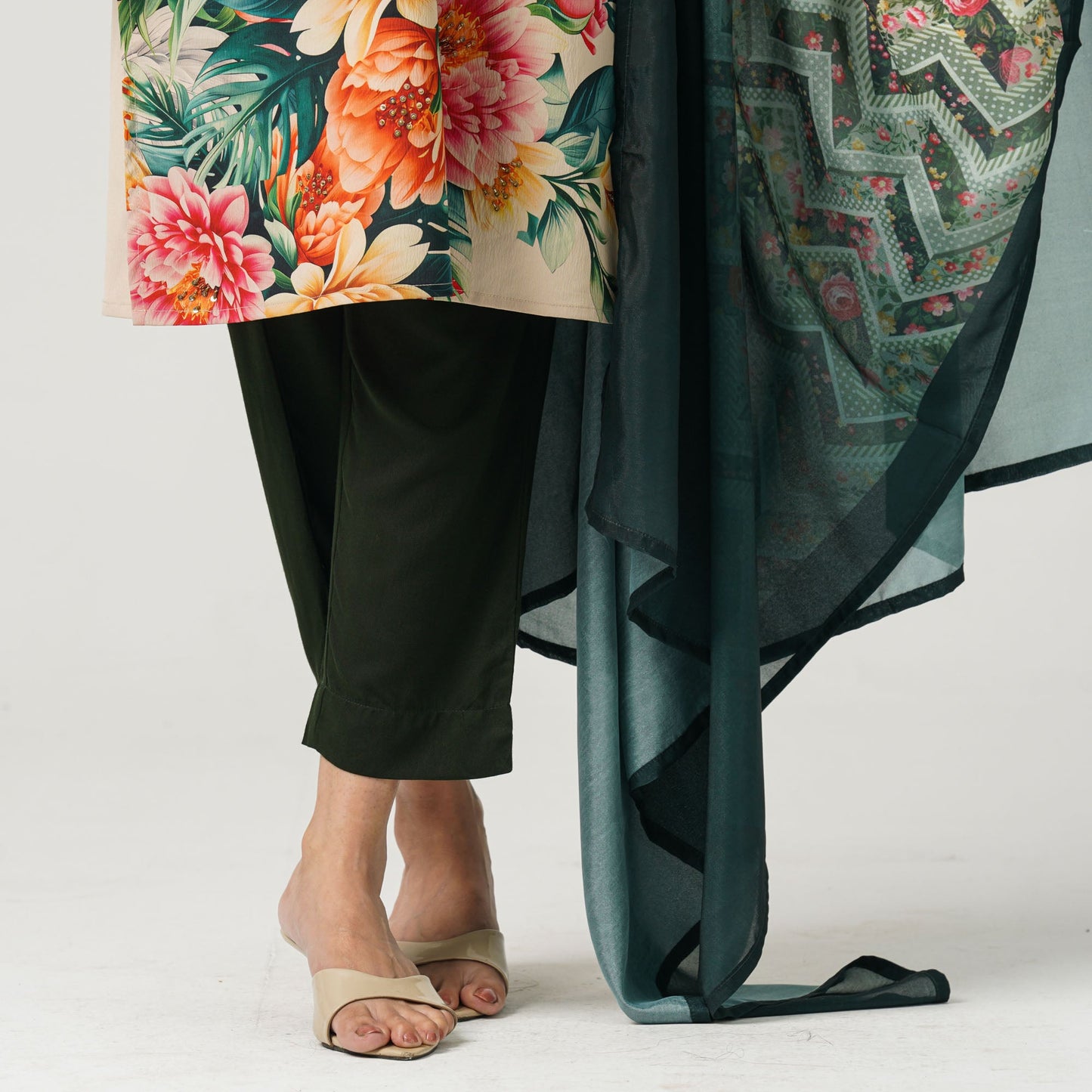 Women’s Georgette Sequin Three Piece Set