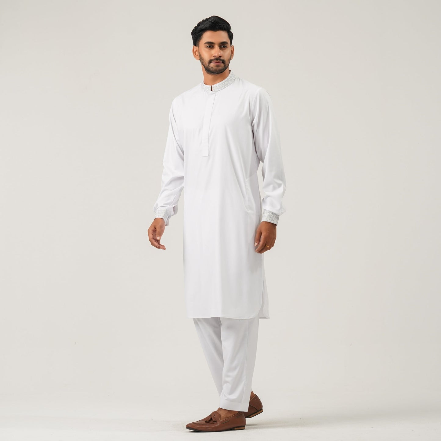 Mens White Kabli