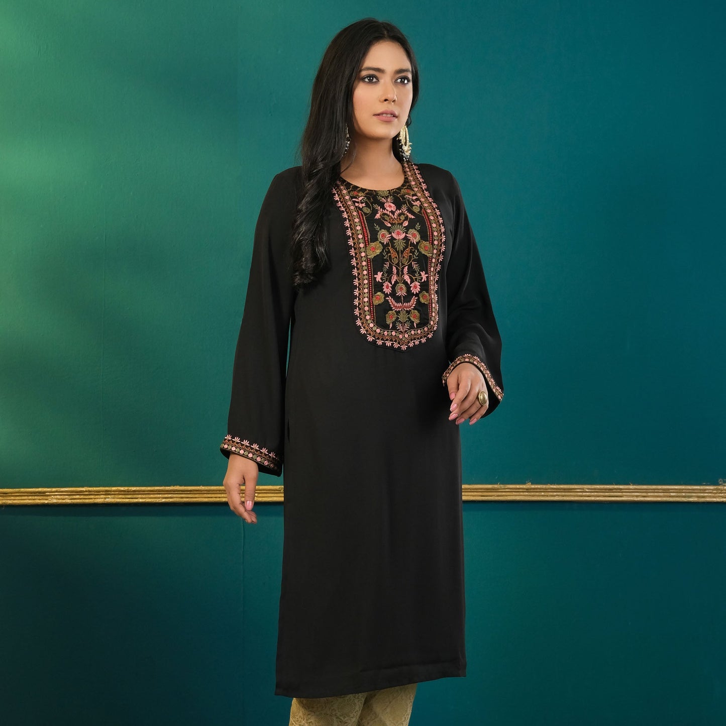 ETHNIC HIGH RANGE KURTI-BLACK