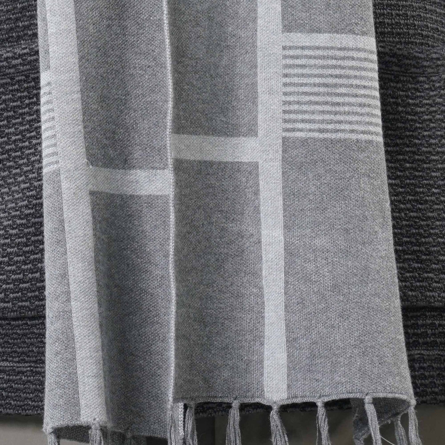 Mens Grey Muffler