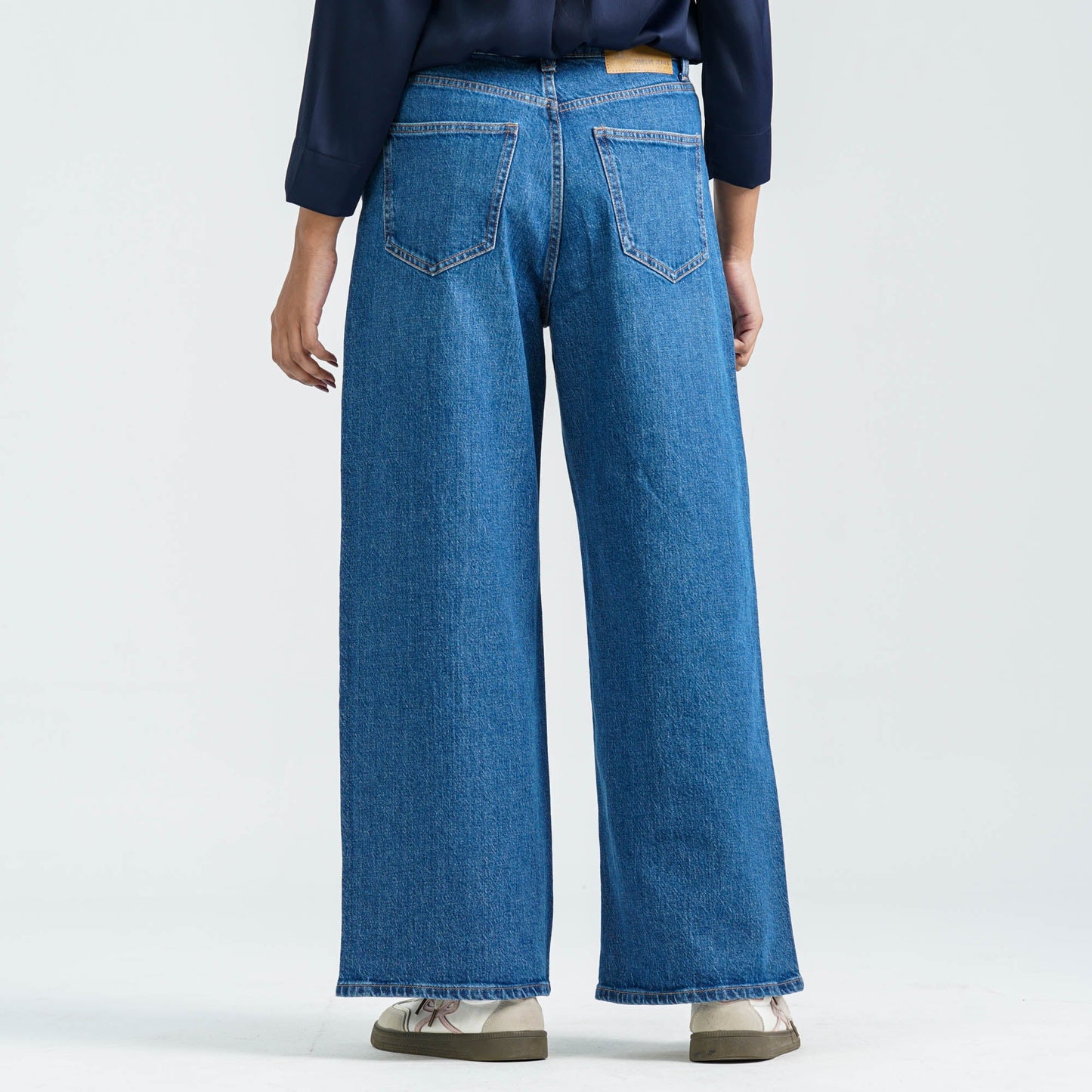 Womenâ€™s Mid Blue Denim Pant
