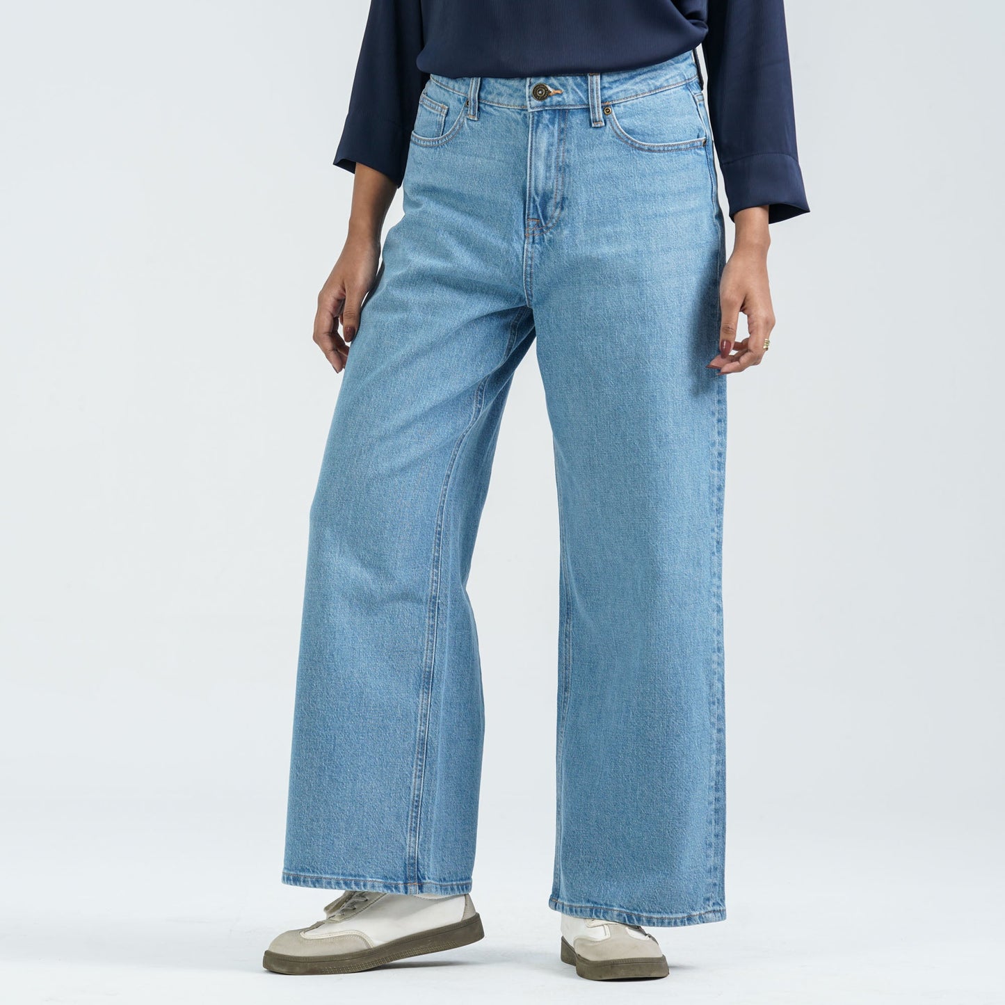 Womenâ€™s Light Blue Denim Pant