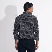 Load image into Gallery viewer, Men Black Printed Shirt
