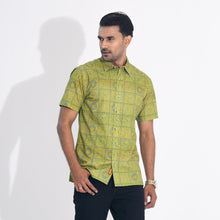 Load image into Gallery viewer, Men&#39;s Yellow Printed Cotton Shirt
