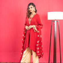 Load image into Gallery viewer, Women Red Karchupi 3-Piece Set
