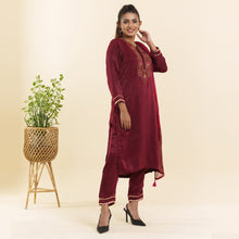 Load image into Gallery viewer, Women Maroon Embroidery 3-Piece Set
