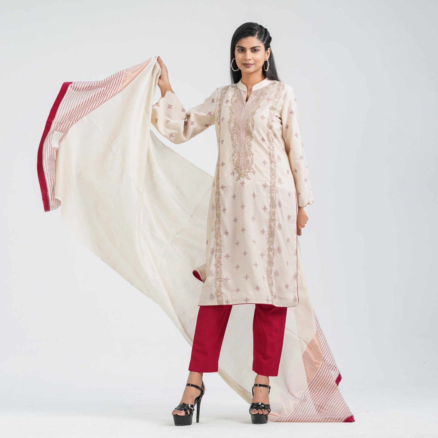 Womenâ€™s Silk Embroidery Three Piece Set