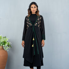 Load image into Gallery viewer, Ladies Ethnic Cadigan- Black
