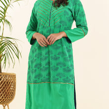 Load image into Gallery viewer, Women Green Screen Print Kurti
