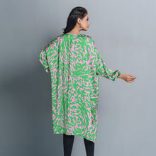 Load image into Gallery viewer, Women Green &amp; Pink Printed Kurti
