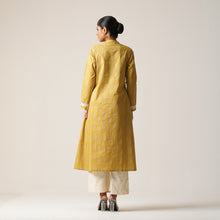 Load image into Gallery viewer, ETHNIC AVERAGE KURTI-OLIVE
