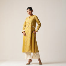 Load image into Gallery viewer, ETHNIC AVERAGE KURTI-OLIVE
