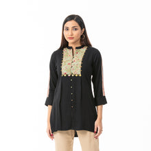 Load image into Gallery viewer, Womens Black Linen Top
