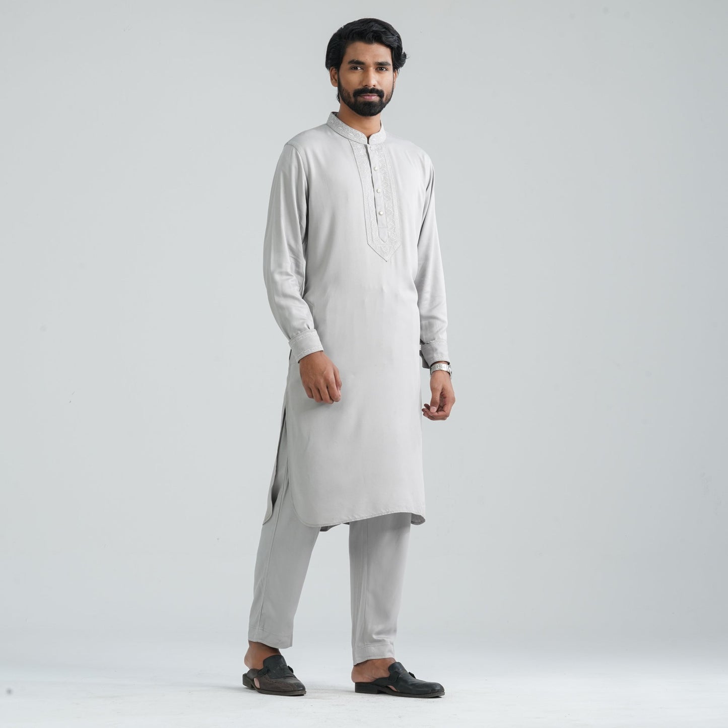 Men’s Silver Embroidered Kabli
