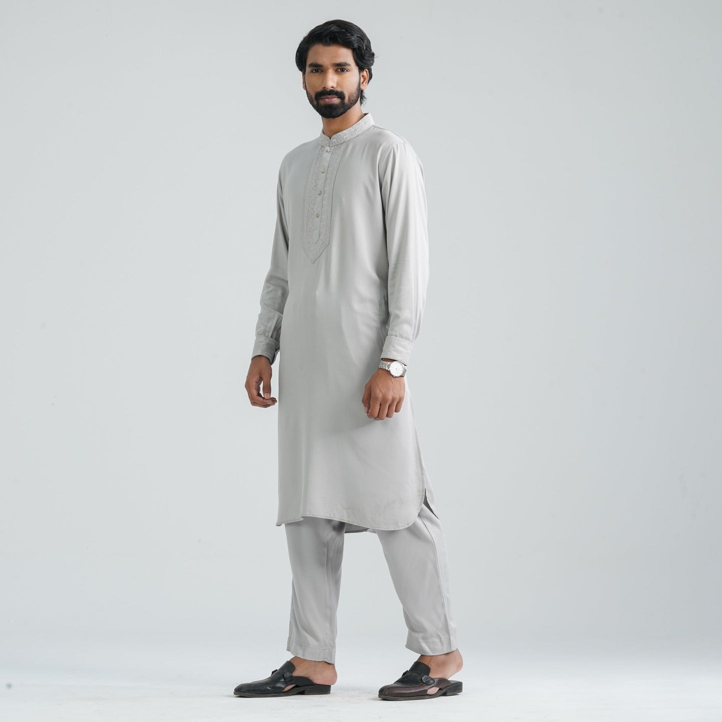 Men’s Silver Embroidered Kabli