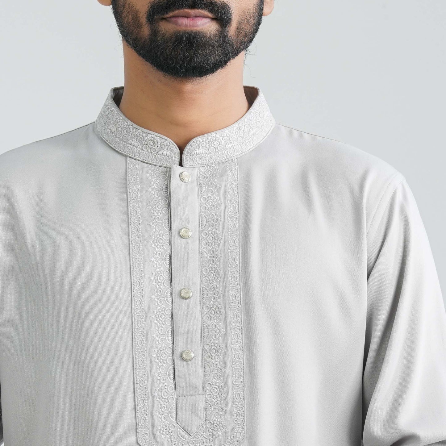 Men’s Silver Embroidered Kabli