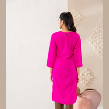 Load image into Gallery viewer, Women Pink Screen Print Kurti
