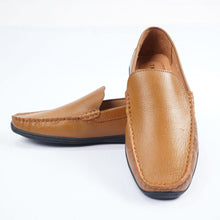 Load image into Gallery viewer, Mens Tan Loafers
