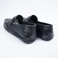 Load image into Gallery viewer, Mens Black Leather Loafers
